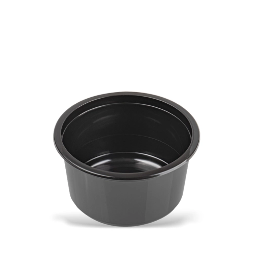 Czarny pojemnik do zgrzewu MCS MISKA o pojemności 450 ml, wykonany z plastiku. Produkt ma okrągły kształt z lekko wystającym brzegiem, ustawiony w pozycji stojącej, z widocznym gładkim wnętrzem. Idealny do pakowania żywności.