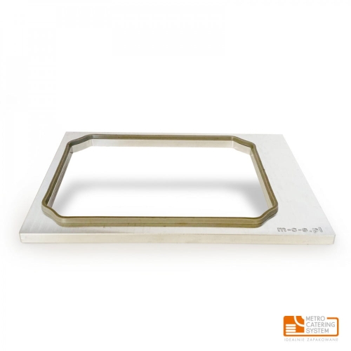 Matryca do zgrzewarek METROOPACK w kształcie prostokąta, wykonana z metalu, z otworem o wymiarach 227x178 mm. Widoczny gumowy brzeg. Produkt leży na białym tle. Logo METRO CATERING SYSTEM umieszczone w rogu.