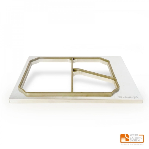 Matryca do zgrzewarek METROOPACK DUAL CORNER w wymiarach 227x178 mm, wykonana z metalu, z dwoma komorami o zaokrąglonych rogach. Ujęcie frontalne, produkt leży na białym tle. Widoczne logo METRO CATERING SYSTEM.
